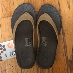 Crocs Carlie platform flip women size 5